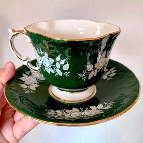 Vintage rare “Christmas Fir Green” Aynsley teacup 🌲 - Picture 1 of 8